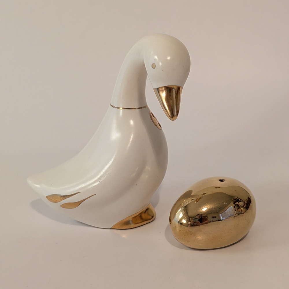 Vallona Starr California Pottery Goose That Laid The Golden Egg Salt And Pepper